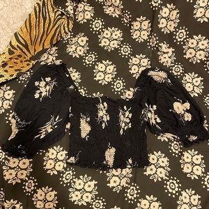 Urban Outfitters Puff Sleeve Crop Top